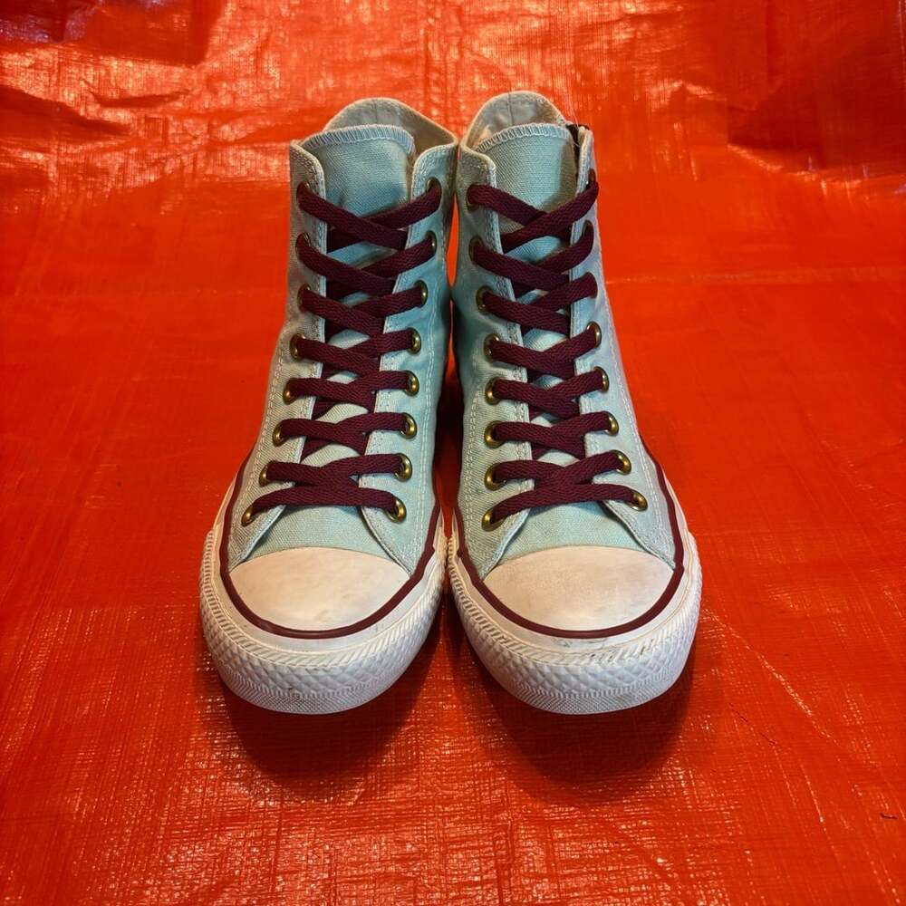 Converse Chucks Size 6 1/2M.